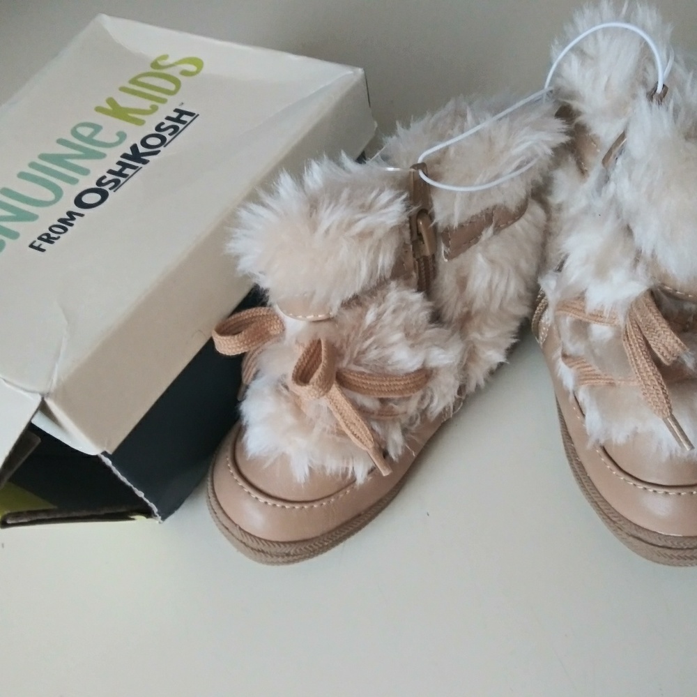 Nwt fur lined boots size 4c - Picture 2 of 4